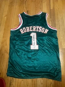 Camiseta deportiva con autógrafo firmada por Oscar Robertson con certificado de autenticidad PSA/DNA Milwaukee Bucks - Imagen 1 de 3