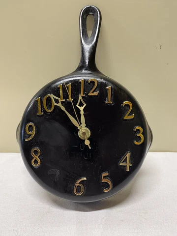 Vintage MCM Black Round Cast Iron Kitchen Frying Pan Skillet Kitchen Wall Clock Cover