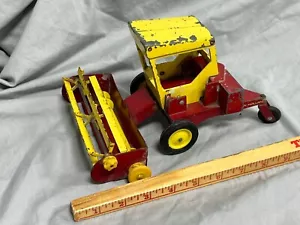 Vintage 1:16 New Holland Windrower Swather Haybine Ertl 1970's - Picture 1 of 6
