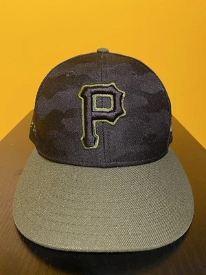Chapéu ajustável Pittsburgh Pirates Military Appreciation New Era 59Fifty perfil baixo - Imagem 1 de 4