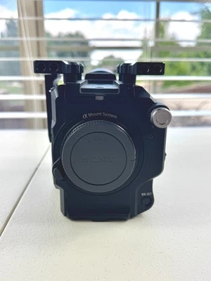 Sony PXW-FS5 4K Super 35 Cinema Camera Body ONLY w/ Rail System - Image 1 of 4