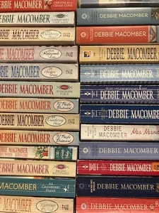 Build Your Own Debbie Macomber Paperback Lot/Bundle You Choose the Books - Imagen 1 de 1