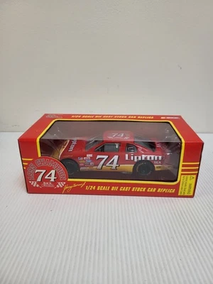 Racing Champions Nascar Stock Car #74 Johnny Benson Jr Lipton 1:24 Die Cast NUEVO Foto 1 de 2