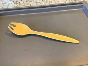 Vintage Tupperware Harvest Gold Salad Serving Utensil Spoon Fork - Picture 1 of 4
