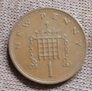 One New Penny 1971 UK GB Coin Elizabeth II British 1 P Pence - Picture 1 of 2