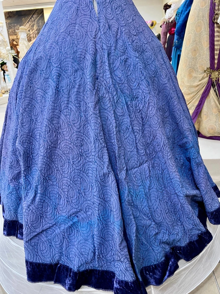 Falda antigua. Europa, 1860. Foto 1 de 4