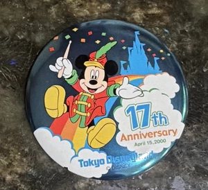 2000 Tokyo Disneyland 17th Anniversary 3 1/4" Mickey Pinback Button - Bild 1 von 2
