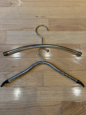 2 perchas de tubo de abrigo de latón pesado MCM Art Deco Foto 1 de 4