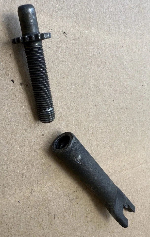 91 92 93 94 95 Geo Tracker Rear Brake Adjuster C900L Drum SPREADER OEM - Image 1 of 1