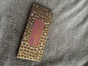 Anastasia Beverly Hills Carli Bybel Palette - Picture 1 of 11