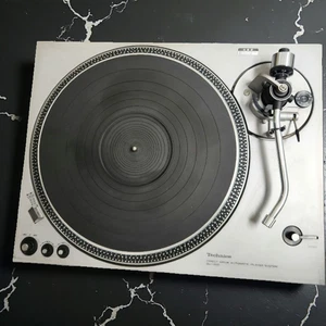 Technics SL-1700 Turntable Direct Drive Automatic Record Player Tested Vintage - Picture 1 of 11