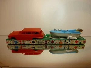 ITALIA VINTAGE PLASTIC STATION WAGON + BOAT + TRAILER - L39.5cm RARE - GOOD - Picture 1 of 10