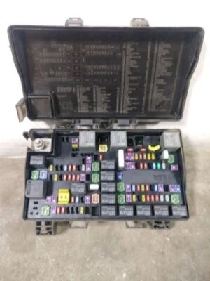 2015 DODGE RAM3500 INTELLIGENT POWER DISTRIBUTION CENTER. PART NUMBER 68243265AD - Image 1 of 4