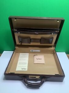 Vintage Hartmann Luggage, Belting Leather Briefcase w/combination lock 18x13x 4