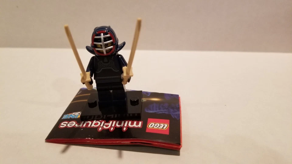 LEGO Minifigura - Serie 15 - Kendo Fighter Foto 1 de 1