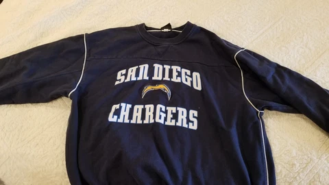 NFL San Diego Chargers Sweater Crew Neck Size Men's L/XL pullover Cover
