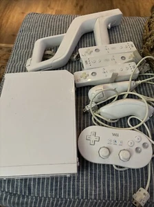 Nintendo Wii Video Game System 3 REMOTE Bundle White Console ACCESSORIES 8 - Picture 1 of 7