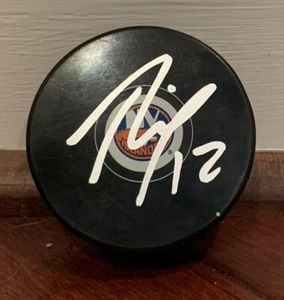 Josh Bailey Autographed Signed Logo Puck New York Islanders - Picture 1 of 2