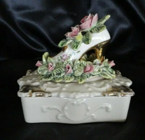 Vintage Fine China S TRINKET BOX Lady Shoe High Heel GOLD TRIM Slipper Roses - Picture 1 of 8