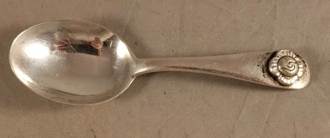 VINTAGE GEORGE JENSEN U.S.A. UNIDENTIFIED PATTERN STERLING SILVER BABY SPOON Cover