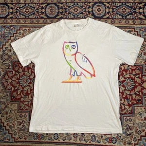 Camiseta Drake OVO Colorido Búho Talla Mediana Blanca Streetwear - Imagen 1 de 7