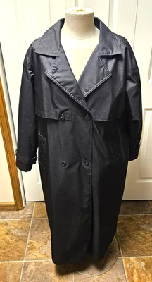 Feminino~~Cabin Creek~~Trench Coat~~Cor Preta~~Tamanho 14~~Forro acolchoado com zíper - Imagem 1 de 4