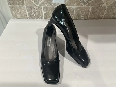 BRUNO MAGLI VINTAGE BLACK PATENT LEADER PUMPS FRANCE EXCELLENT CONDITION  SEXY - Image 1 of 4