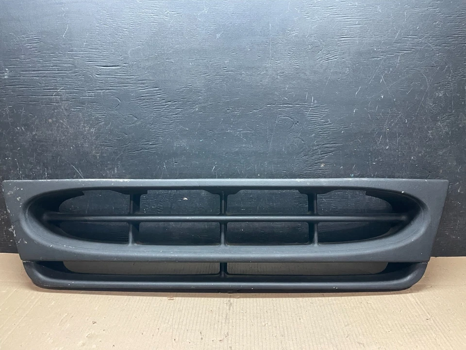 Parrilla delantera Ford Econoline 1997 a 2002 i7566 PS Foto 1 de 4