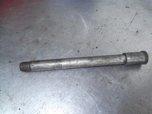 KAWASAKI ZZR1100 FRONT WHEEL SPINDLE ZZR 1100 C MODEL - Picture 1 of 1