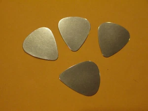4 METAL DUNLOP GUITAR PICKS - 351 TYPE - CLASSIC SHAPE - THICK / HEAVY .30 mm - Picture 1 of 1