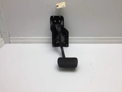 00-06 MONTAJE DE PASTILLAS DE PEDAL DE FRENO MERCEDES-BENZ S500 2202901119 Usado OE Foto 1 de 4