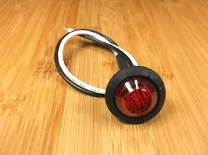 BBT 12 volt Waterproof Push-In Red LED RV Clearance Light - Imagen 1 de 3
