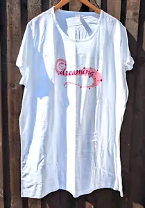 WOMENS NIGHTSHIRT SIZE 24/26 - WHITE/PINK "DREAMING" DESIGN NIGHTWEAR - BNWOT - Picture 1 of 1
