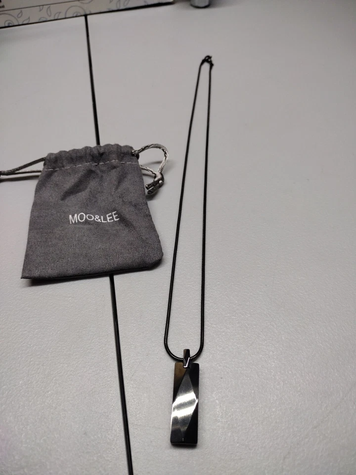 Colgante de carburo de tungsteno de 22 pulgadas colgante geométrico de tungsteno  Foto 1 de 1