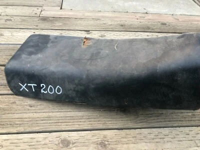 Assento fabricante de equipamento original 82,83 Yamaha XT-125/200, 15A-W2473-00-00 - Imagem 1 de 4