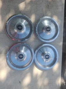 Set Of 4 Lincoln Continental Town Car Hubcaps 1975-1981 - Picture 1 of 6