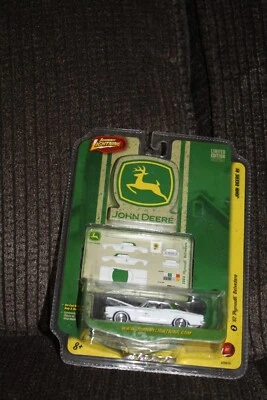 Johnny Lightning John Deere 2000 Ford F-250 Super Duty Limited Edition - Image 1 of 4