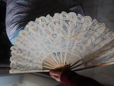 Ventaglio Burano in merletto e pizzo bianco panna vintage - Immagine 1 di 4