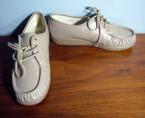 SAS Take Time Tan Lace Up Oxford Womens Shoes Size 8.5 W EC - Picture 1 of 3
