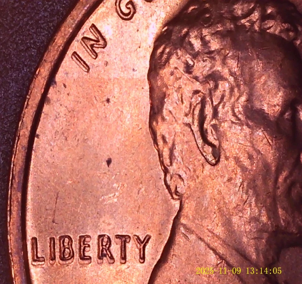 1969s  Double Die Obverse DDO Lincoln Memorial.  AU Beautiful Red Key Error Coin - Image 1 of 4