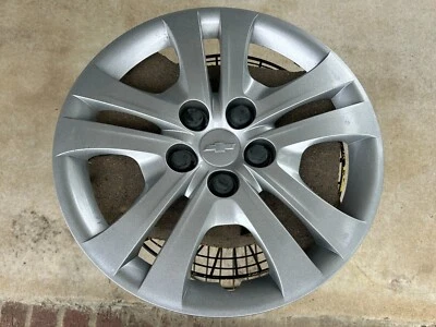 (1) CHEVY SONIC 15" TAMPA DE RODA OEM CUBO ACABAMENTO PRETO 2017-2018 94538398 - Imagem 1 de 3