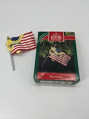 BANDERA DE LA LIBERTAD Sello Ornamento Fechado 1991 Dios Bendiga América Patriótico De Colección Foto 1 de 4