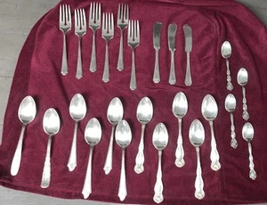 LOT 24 ESTATE SILVER-PLATE BUTTER KNIVES SPOON FORK ONEIDA ROGERS COMMUNITY - Picture 1 of 24