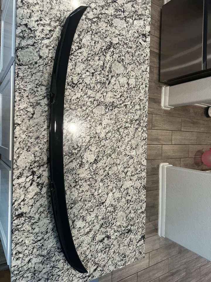 21-25 原始设备制造商宝马 G80 M3 轿车后备箱唇锅黑色 * — 第 1/4 张图片