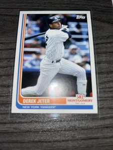 2022 Topps 582 Montgomery Club Lost Design (Set 3) #16 Derek Jeter Yankees - Bild 1 von 2