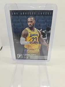 2020-21 Panini Chronicles - Panini #118 LeBron James - Picture 1 of 2