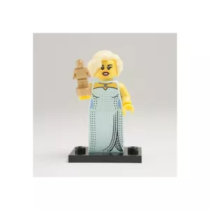 LEGO Series 9 Collectible Minifigures 71000 - Hollywood Starlet (SEALED) - Picture 1 of 2