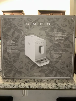 Máquina de café espresso Smeg TOTALMENTE NUEVA Foto 1 de 4