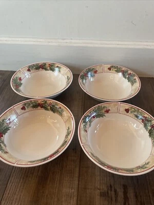 Juego de 4 cuencos de Navidad Gibson Christmas Muérdago Bayas de acebo Foto 1 de 3