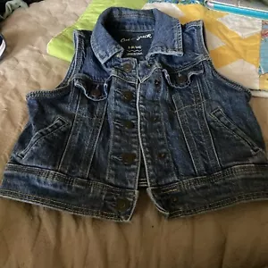 Cat & Jack Pre Owned S Sleeveless Jean Vest For Girls (Size 6/6x) - Picture 1 of 2